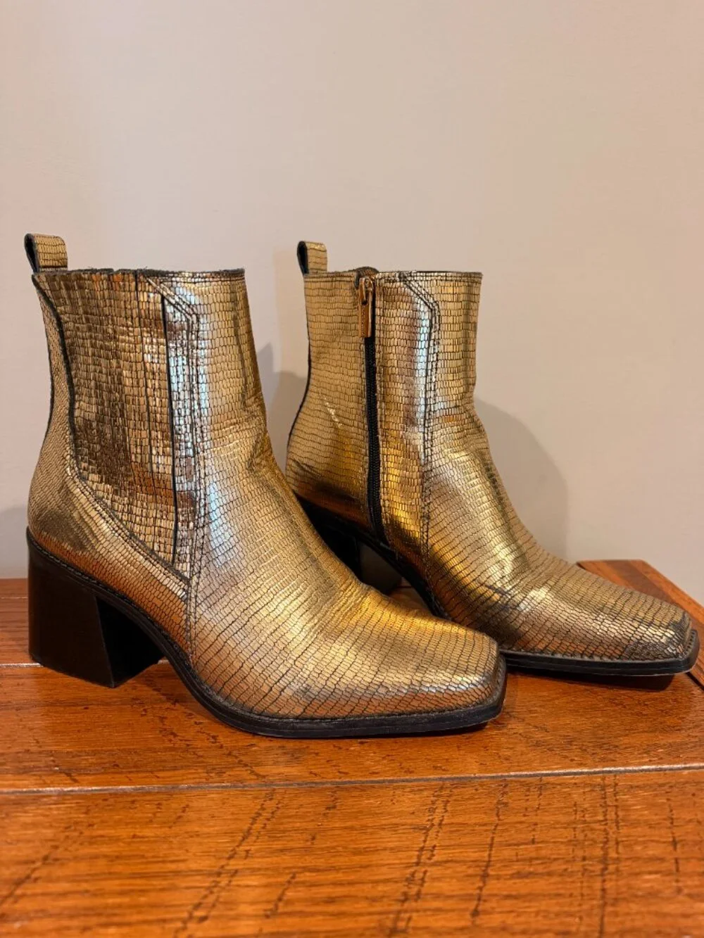 Vince Camuto Sojetta Square Toe Bootie Gold Metallic Leather Women's Size 9.5 M
